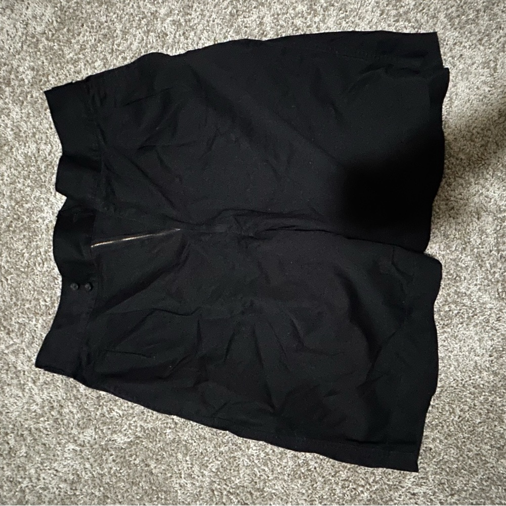 Uniqlo U Wide Fit Pleated Black Shorts